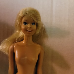 Vintage Malibu Francie barbie doll, vintage 1970's barbie, malibu barbie, 1970s barbie,