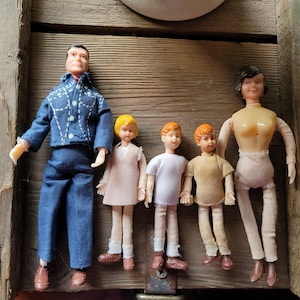 Vintage wire bendy dollhouse dolls, vintage tiny bendy dolls, wire dollhouse dolls