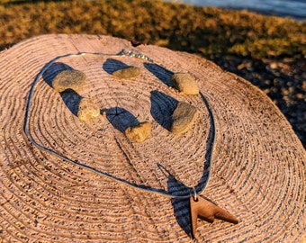 Mountain Top Wood Necklace 16"