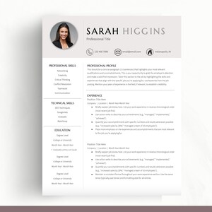Puede incluir: Una plantilla de curr&iacute;culum en blanco y negro con una foto profesional de una mujer. El curr&iacute;culum incluye secciones para habilidades profesionales, habilidades t&eacute;cnicas, experiencia y educaci&oacute;n. El texto "SARAH HIGGINS" est&aacute; en la parte superior de la p&aacute;gina.