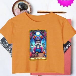 Top corto para maestra/Top corto con diseño de carta del tarot/Regalo para amantes del tarot/Vibraciones de bruja/Traje de festival/Inspiración vintage/Regalo para lector de tarot/Vibraciones retro