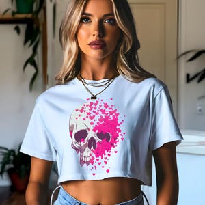 Camiseta corta para amantes de las calaveras/Top gótico de esqueleto/Ropa de rock and roll/Regalo para amantes de las calaveras/Top de inspiración vintage/Diseño retro/Top de moda/Camiseta genial