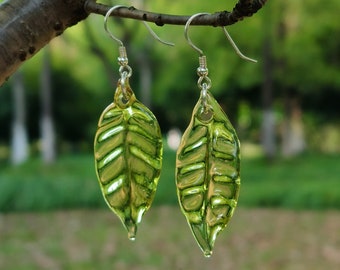 Pendientes de hoja real de vidrio, gancho de oreja de plata de ley, pendientes colgantes de hojas verdes de arte de vidrio de lámpara, pendiente de hoja de planta natural, joyería de primavera