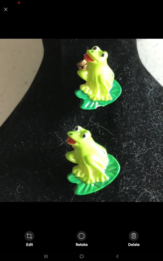 Vintage Kermit the Frog sitting on a Lily Pad Gree