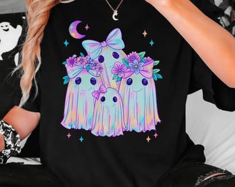 Iridescent Ghost Shirt Comfort Colors Tee Cute Pastel Halloween T-Shirt Kawaii Fall Graphic Tee Girly Ghost Aesthetic Shirt Spooky Season