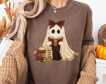 Camiseta aconchegante de Halloween com gato fantasma, cores confortáveis, estética de outono, camiseta fofa e assustadora, camiseta vintage Witchcore, tamanhos P-4XL