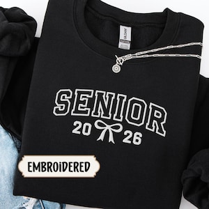 Geborduurd sweatshirt senior 2026: strikdetail