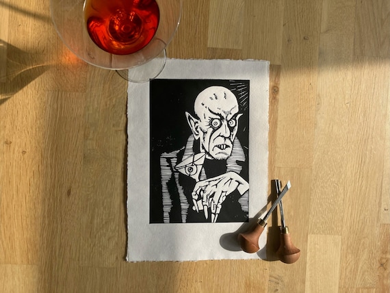 Nosferatu „Happy Hour“ Linolschnitt: Handgefertigter Horror-Kunstdruck, Limitiert