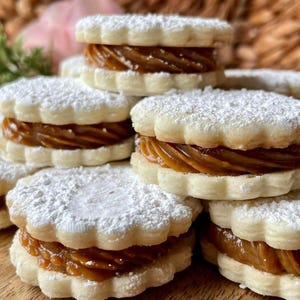 Peruvian Alfajores: Handmade Dulce de Leche Cookies - Gift Box