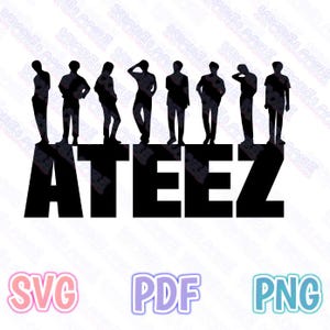 Può includere: Silhouette nera di otto persone in piedi su una piattaforma con la parola "ATEEZ" in grandi lettere nere sotto.
