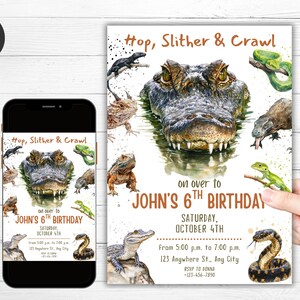 Może przedstawiać: Zaproszenie urodzinowe z akwarelową ilustracją aligatora i r&oacute;żnych gad&oacute;w. Zaproszenie brzmi "Hop, Slither & Crawl" i zawiera szczeg&oacute;ły wydarzenia na 6. urodziny Johna, w tym datę, godzinę i miejsce.