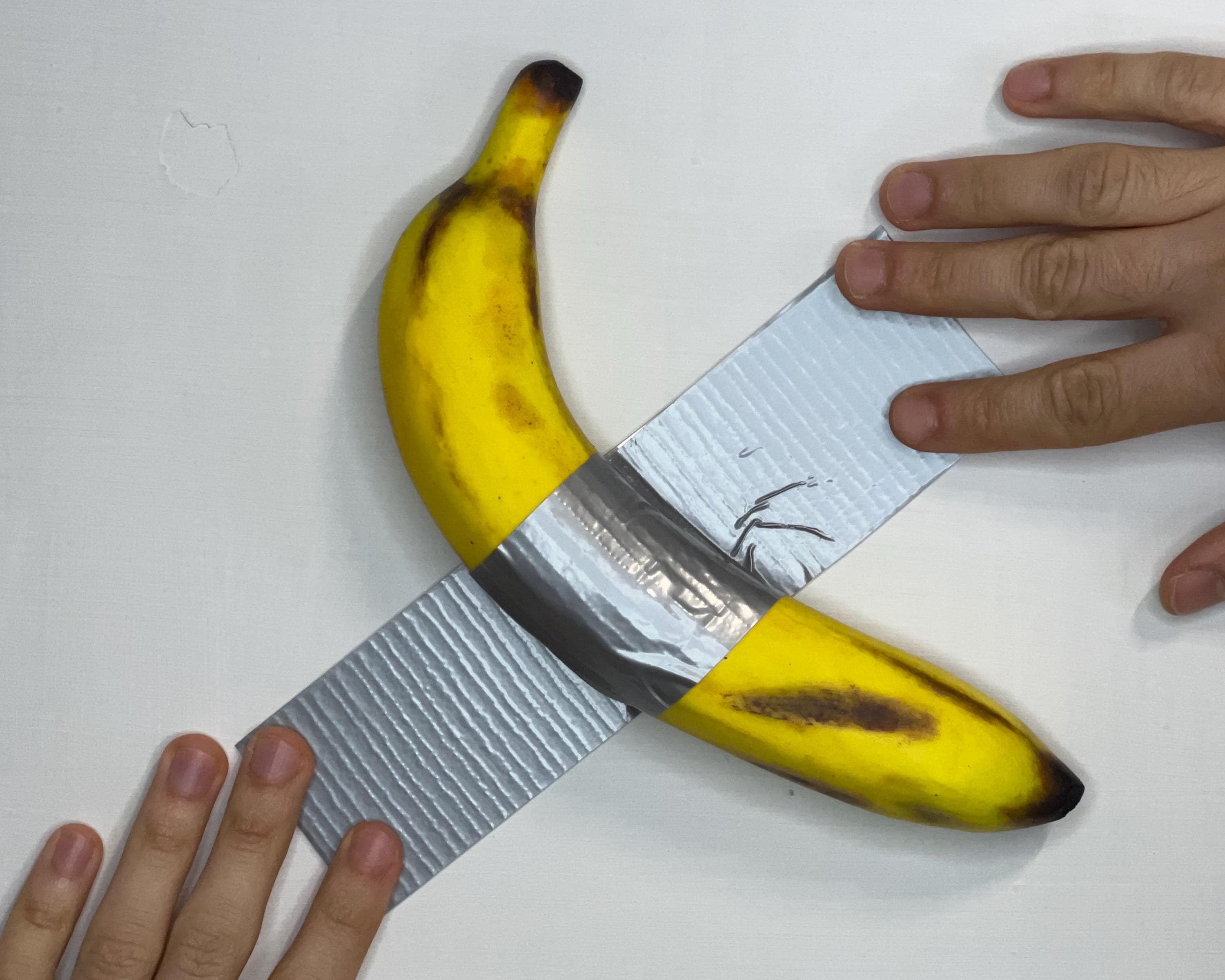 Plátano con cinta adhesiva – Plátano realista pintado a mano – Decoración divertida para el hogar y la oficina – Regalo de inauguración