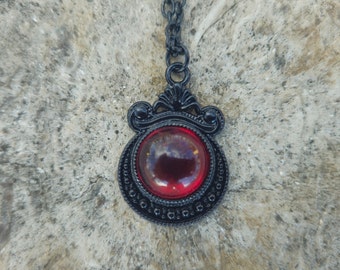 Collier pendentif magique de Lilith | objet occulte | artefact magique | sort d'aide démoniaque | lilith sort | pendentif hanté | sort pouvoirs |