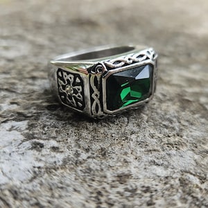 Witch’s Psychic Powers Esoteric Ring  | Green Zircon Magic Talisman | Coven-Bound Wealth, Moon, and Magickal Influence | powerful spell ring