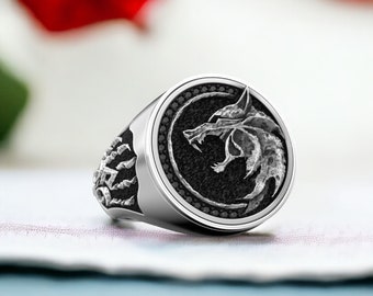 Exquisite 925 Sterling Silver Wolf Witcher Ring - Intricate Detail, Inspired by The Witcher Series, Ideal for Fans and Collectors