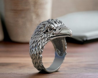 Striking Hawk Head Ring, 925 Sterling Silver Ring, Detailed Raptor Inspired Design for Nature Enthusiasts