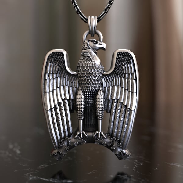 Magnificent 925 Sterling Silver Eagle Necklace, Expertly Handcrafted Bird of Prey Pendant, Perfect for Nature and Freedom Enthusiasts