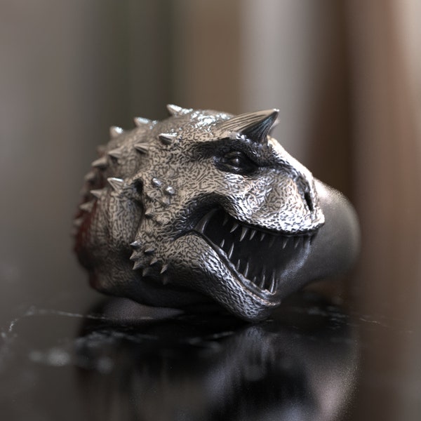 925 Sterling Silver Carnotaurus Ring - Symbol of Prehistoric Power, Handcrafted Detail, Dinosaur Design, Gift for Paleontology Enthusiasts