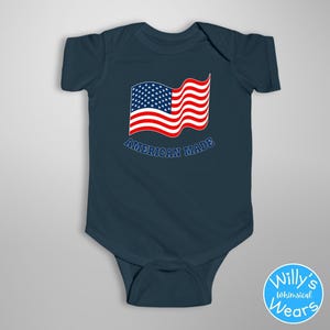 4. Juli Juli Baby Body® hergestellt: Vaterländischer USA Flaggen-Bodysuit