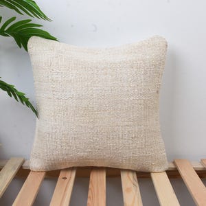 Kilim Pillow, Vintage Kilim Pillow, 16x16 Throw Kilim Pillow, Boho Pillow, White Pillow Cover, Natural Fiber Hemp  Pillow,