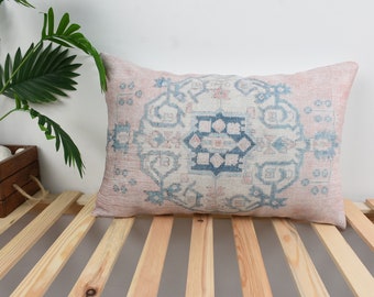 Poduszki wzorzyste, poduszka na prezent kawalerski, poduszka kilim turecki, poszewki na poduszki dekoracyjne, poduszka dekoracyjna, poduszki antyczne, poduszka artystyczna, miękki pled,
