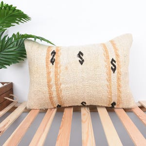 Ethnical Kilim Rug Pillow, Pillow for Sofa, 16x24 Turkish Kilim Pillow, Kilim Pillow, White Pillow, Turkish Lumbar Pillow, Hemp Pillow,