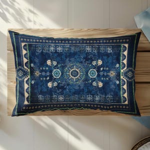 Funda de almohada azul oscuro de 12x24 pulgadas, almohada vintage lavada, cojín textil antiguo, decoración con estampado tradicional.