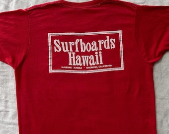 Vintage 70-tals surfbrädor Hawaii t-shirt (XL) röd tunn grafisk t-shirt tillverkad i USA