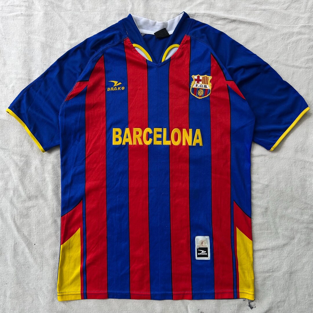Vintage 90s Barcelona Soccer Jersey (M) Football Striped Red