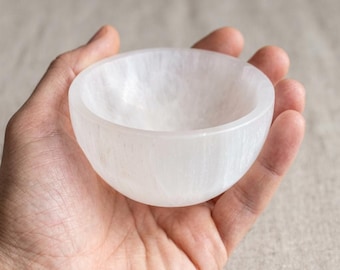 Selenite Round Bowl Natural  Crystal Dish for Home Décor Meditation Space Altar Decor Crystal Display Bowl White Selenite Gift