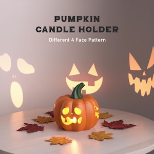 Może przedstawiać: Pomarańczowy świecznik w kształcie dyni z zieloną łodygą, otoczony jesiennymi liśćmi. Tekst "PUMPKIN CANDLE HOLDER Different 4 Face Pattern" jest wyświetlany nad dynią. Świecznik rzuca cienie jack-o'-lantern na ścianę.