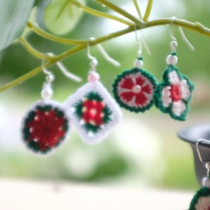 Handmade granny square earrings/micro crochet Christmas drop earrings/handmade granny square flower earrings/gift for her/gift for mom