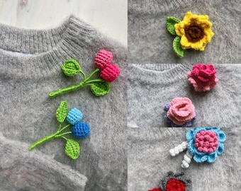 Crochet flower brooch/handmade rose brooch/micro crochet sunflower brooch/gift for mom/gift for her/knitted brooch/gift for mom/gift for her