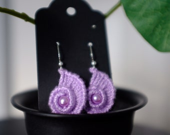 Handmade mini shell earrings/micro crochet mini shell lace drop earrings/handmade jewelry for woman/gift for her/Mother’s Day gift