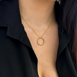 Karma Necklace, Small Hammered Eternity Necklace, Medium Ring Necklace, Simple Gold Necklace, Dainty Circle Necklace, Gold Necklace, Silver