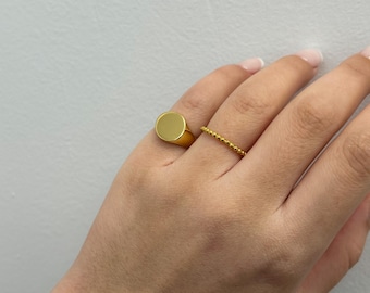 Personalisierter alter englischer Anfangssiegelring: Individuell graviertes Monogramm
