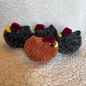 Crocheted pocket chicken