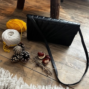 Vintage Black Shoulder Bag with 2 Compartments, and 2 Zipped Compartments