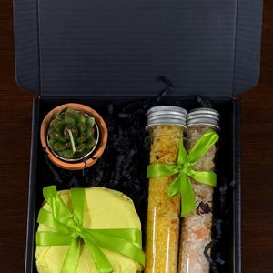 Spa Gift Set, Relaxing Spa Gift, Self Care Box, Encouragement Gift, Thinking of you Gift, Stress Relief, Hug in Box, Bath Salt, Self Care