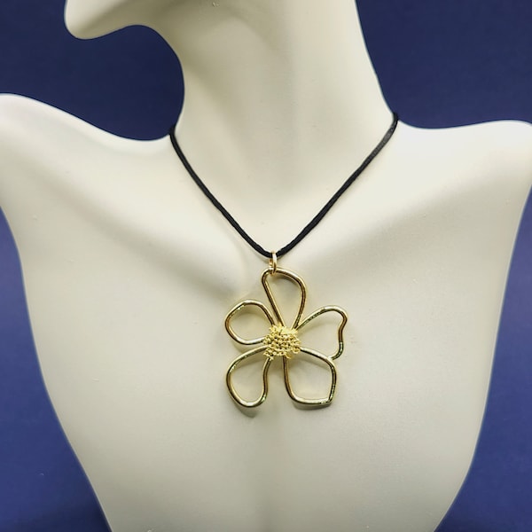 Large Flower Pendant, Flower chakra choker, Pendant necklace, Y2K Necklace, Black cord choker, Black cord necklace, Pendant choker