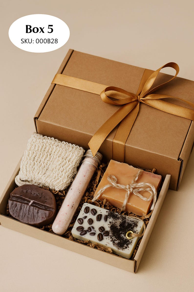 Handmade Coffee Lovers Gift Box with coffee-bean shaped candle, natural soap with soap bag, and a coffee-scented sachet. Cozy mini spa gift set for women, perfect for birthdays, thank-you gifts, relaxation, and coffee lovers. Beautifully arranged in a gift box, ready to send.
