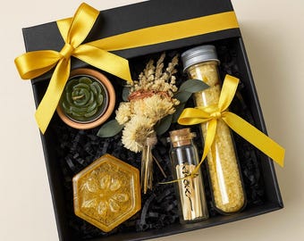 Luxury Spa Gift Box for Her – Handmade Self Care Package with Soap, Candle & Bath Salts, Relaxation Pamper Gift, Birthday or Thinking of You