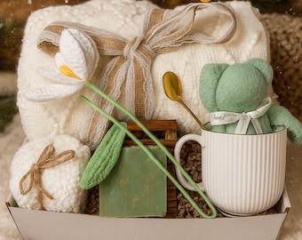 Christmas Comfort Gift Box, Cozy Winter Self Care Set, Holiday Spa Gift for Women