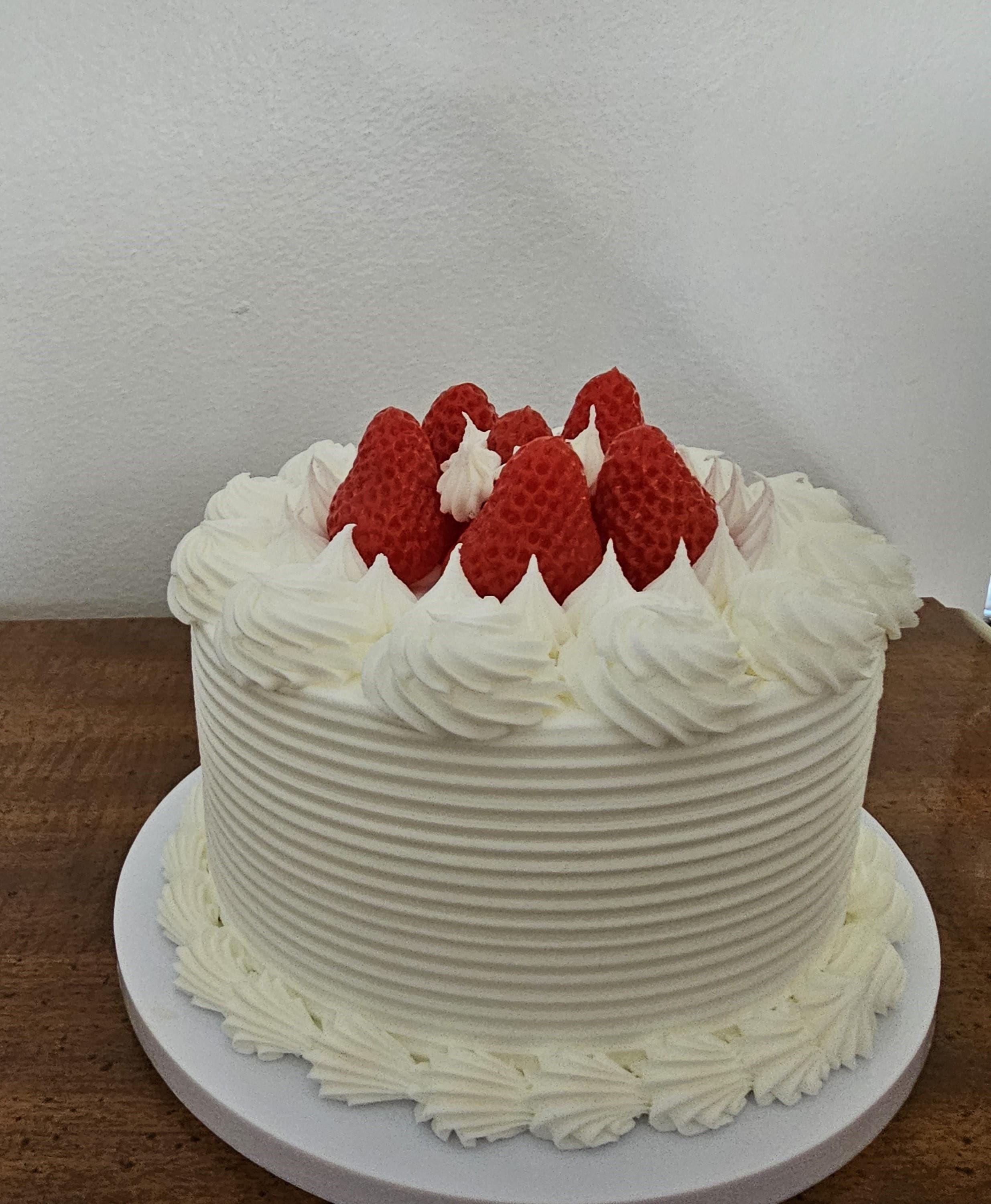 strawberry cake　0603 Strawberry cake 380g x 9 (Thaw & Sell plate cakes) - Eesti