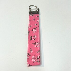 Fabric Keychain, Handmade Keychain, Keychain Wristlet, Fabric Keychain Wristlet, Cute Keychain Wristlet, Floral Keychain