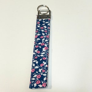 Handmade Keychain, Fabric Keychain, Keychain Wristlet, Fabric Keychain Wristlet, Cute Keychain Wristlet, Floral Keychain