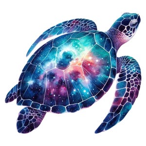 Könnte beinhalten: Eine lebendige Illustration einer Meeresschildkröte mit Galaxiedesign. Der Panzer der Schildkröte zeigt einen farbenfrohen Nebel aus Blau-, Lila- und Rosatönen mit einem detaillierten Muster. Die Flossen und der Kopf der Schildkröte sind tiefblau.