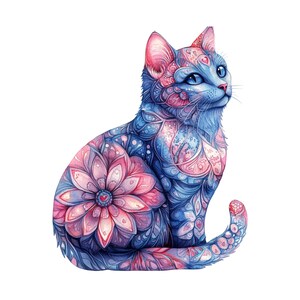 Puede incluir: Ilustración en acuarela de un gato estilizado en tonos azules y rosas. El gato está adornado con intrincados patrones florales y geométricos, con un gran diseño floral en su costado. El gato tiene ojos azules y está sobre un fondo blanco.