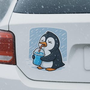 Pinguin Aufkleber Slush im Schneesturm Lustiger Sticker für Wohnwagen Wohnmobil Camper personalisierbar Geschenk für Kältemuffel