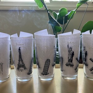 Vintage World Travel Clear Glass Drinking Tumblers Iconic USA, Holland, Italy, England, France Sights, Black White, price includes 8 pieces